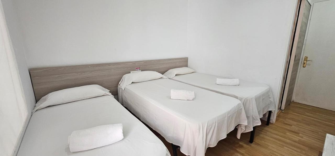Hostal Montsant Salou Zewnętrze zdjęcie