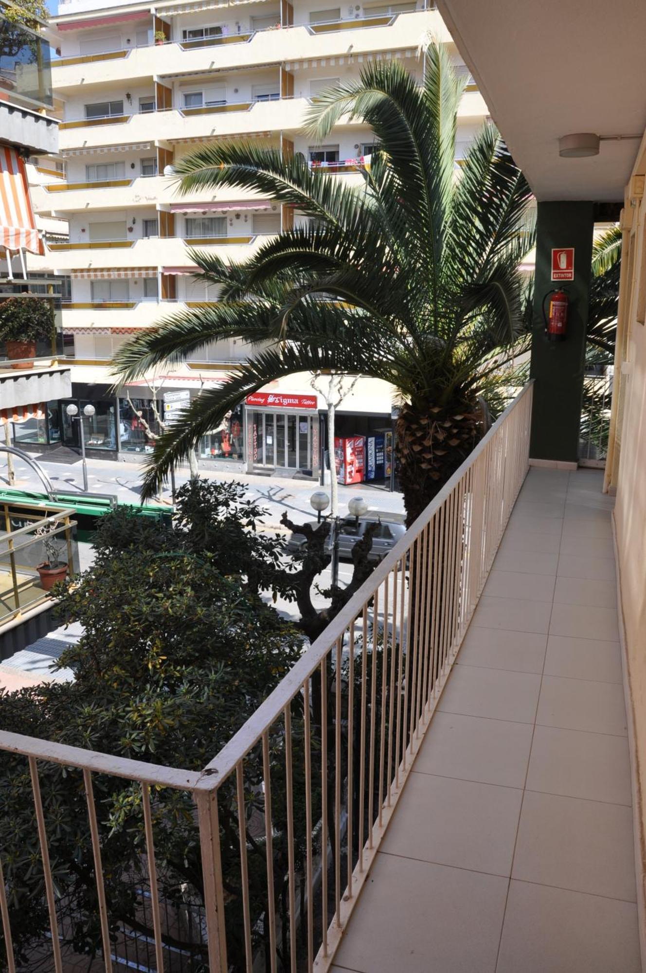 Hostal Montsant Salou Zewnętrze zdjęcie