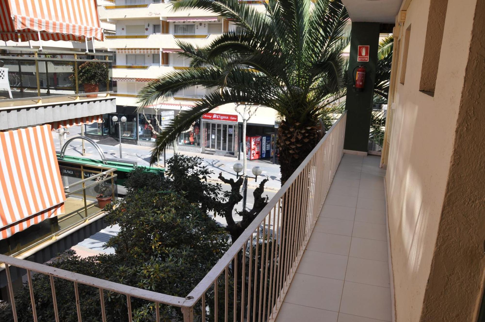 Hostal Montsant Salou Zewnętrze zdjęcie